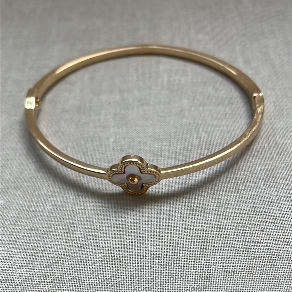 Clover Bracelet Bangle - Picture 9 of 9